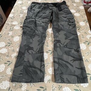 Vintage Wrangler Cargo Pants Men’s 38x30 Black Gray Y2K Camo Baggy Military